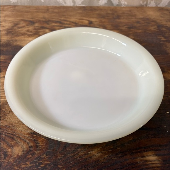 Vintage Pyrex White and Green Pie Plate - Picture 2 of 7